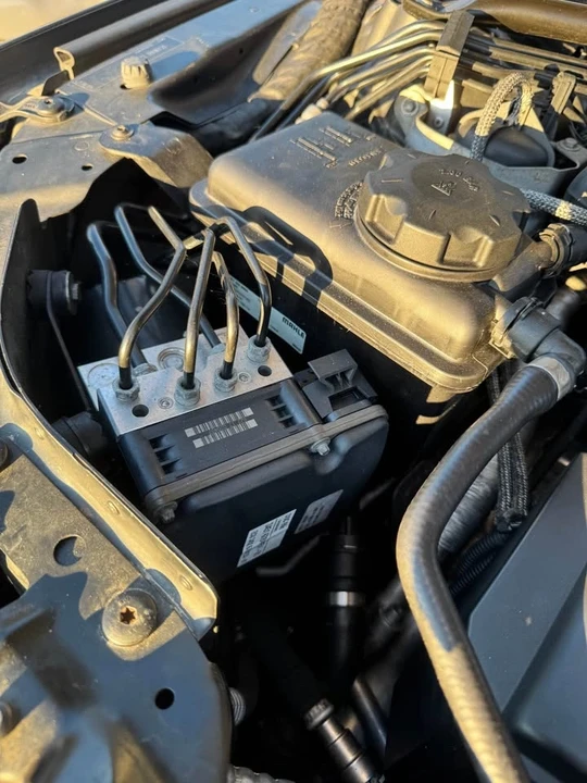 2008 BMW E60 5 Series Sedan - Image 10 of 11