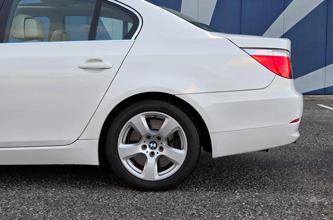2008 BMW E60 5 Series Sedan - Image 23 of 31