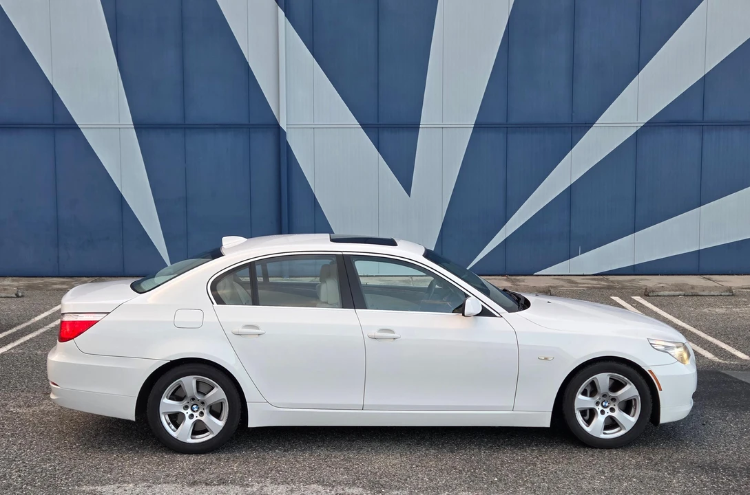 2008 BMW E60 5 Series Sedan - Image 11 of 31