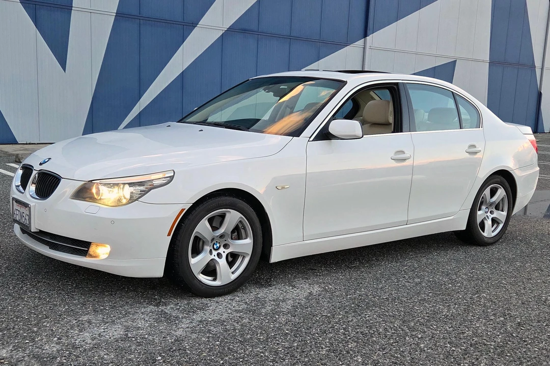 2008 BMW E60 5 Series Sedan - Image 2 of 31