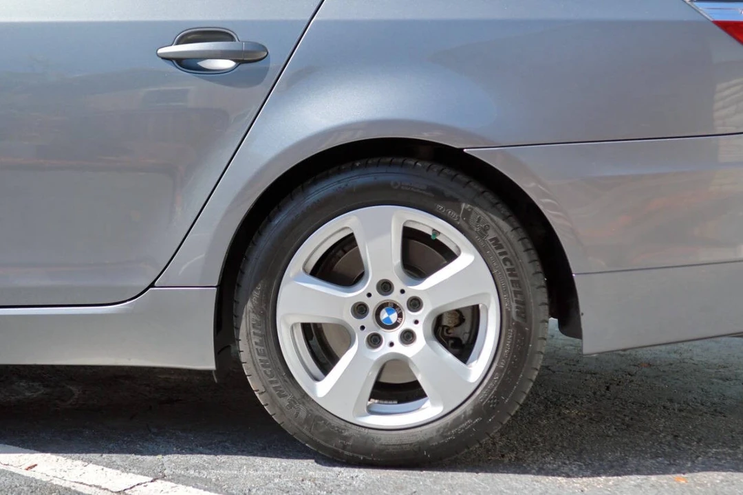 2008 BMW E60 5 Series Sedan - Image 10 of 12