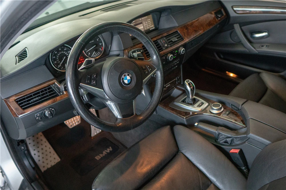 2008 BMW E60 545i & 550i Sedan - Image 4 of 5