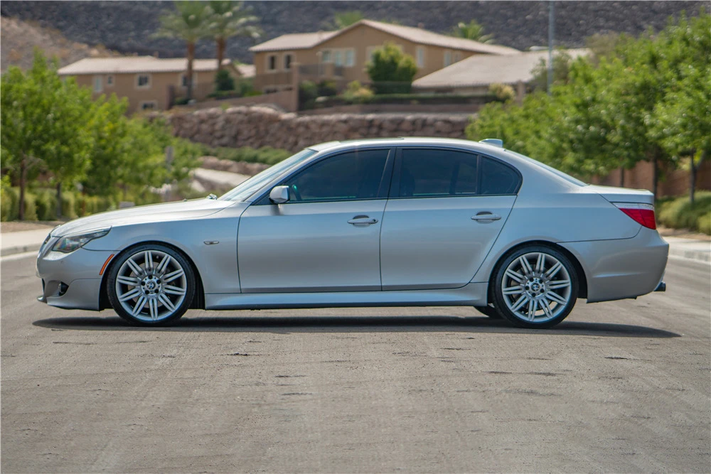 2008 BMW E60 545i & 550i Sedan - Image 5 of 5