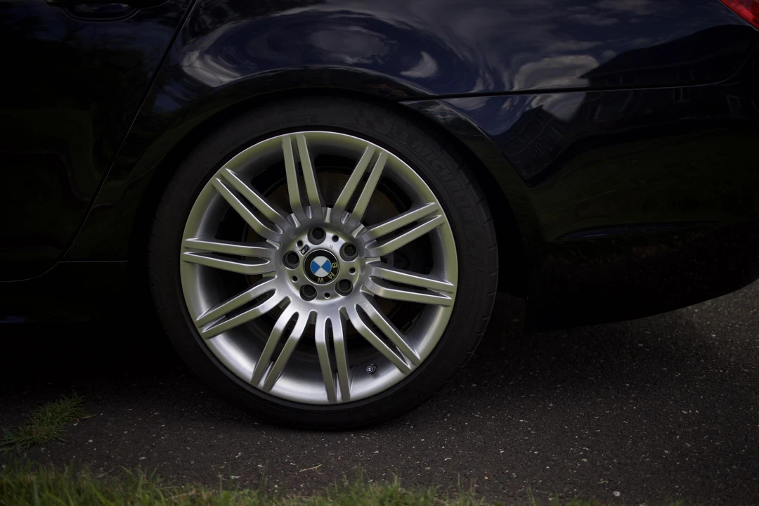 2008 BMW E60 545i & 550i Sedan - Image 20 of 31