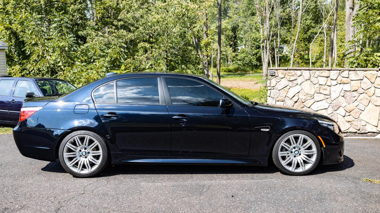 2008 BMW E60 545i & 550i Sedan - Image 16 of 31
