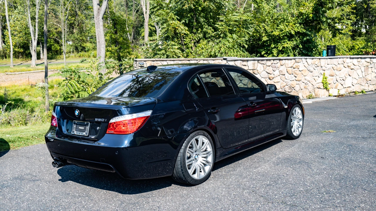 2008 BMW E60 545i & 550i Sedan - Image 15 of 31