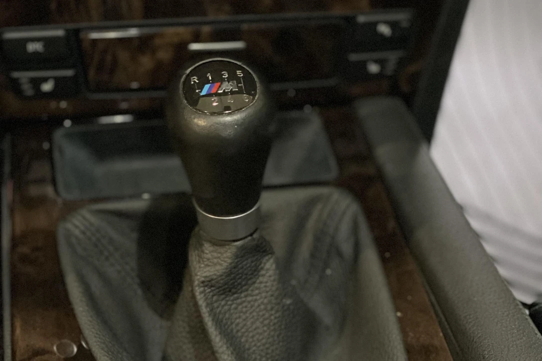2008 BMW E60 545i & 550i Sedan - Image 25 of 31