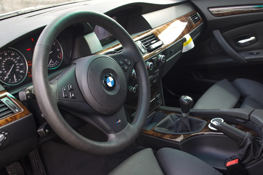 2008 BMW E60 545i & 550i Sedan - Image 23 of 31