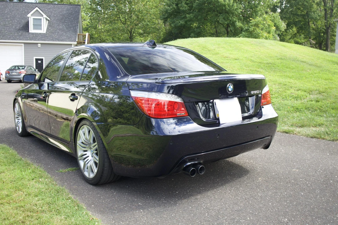 2008 BMW E60 545i & 550i Sedan - Image 11 of 31
