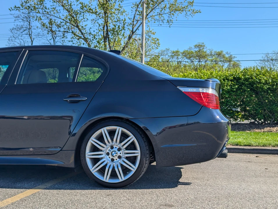 2008 BMW E60 545i & 550i Sedan - Image 27 of 31