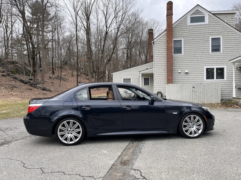 2008 BMW E60 545i & 550i Sedan - Image 22 of 31
