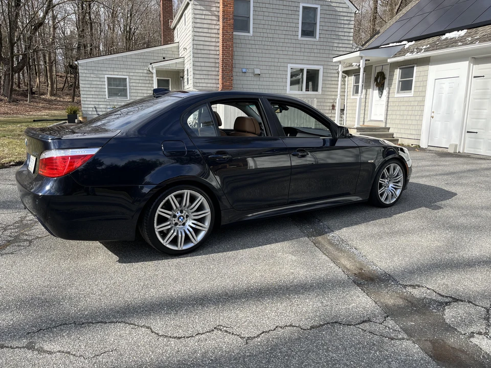 2008 BMW E60 545i & 550i Sedan - Image 21 of 31