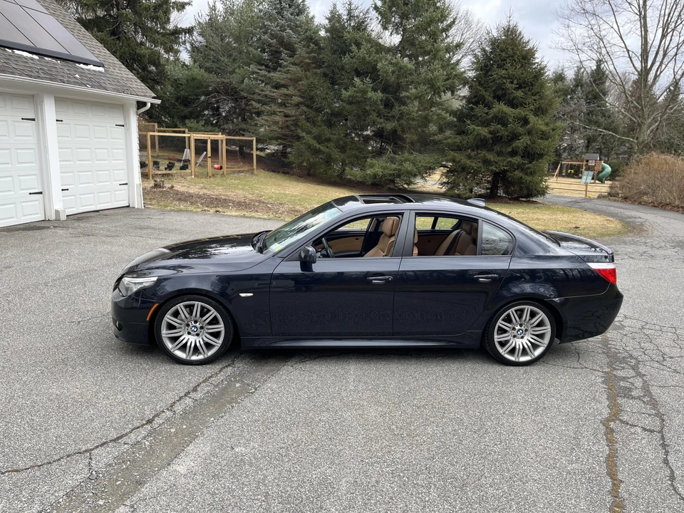 2008 BMW E60 545i & 550i Sedan - Image 14 of 31