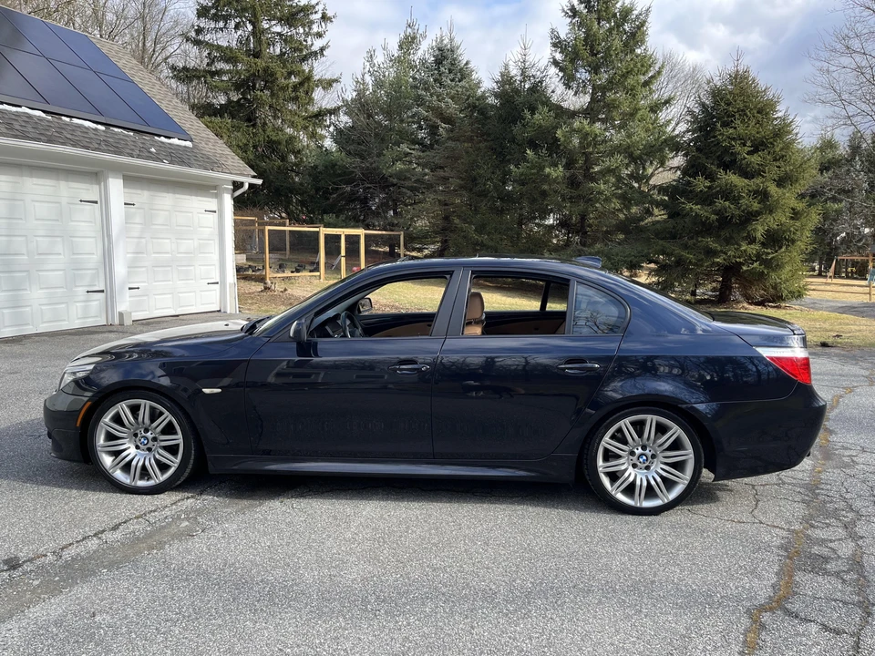 2008 BMW E60 545i & 550i Sedan - Image 15 of 31