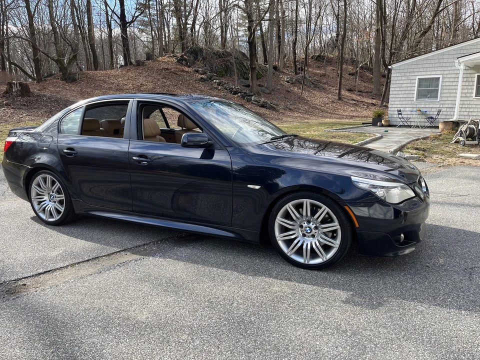2008 BMW E60 545i & 550i Sedan - Image 24 of 31