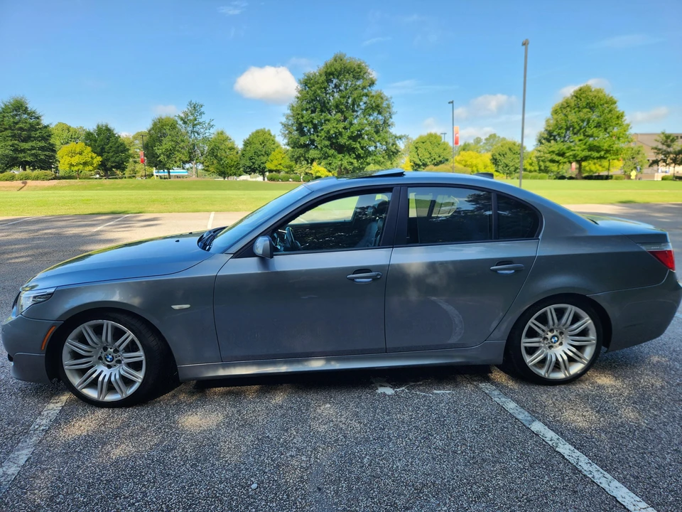 2008 BMW E60 545i & 550i Sedan - Image 10 of 31