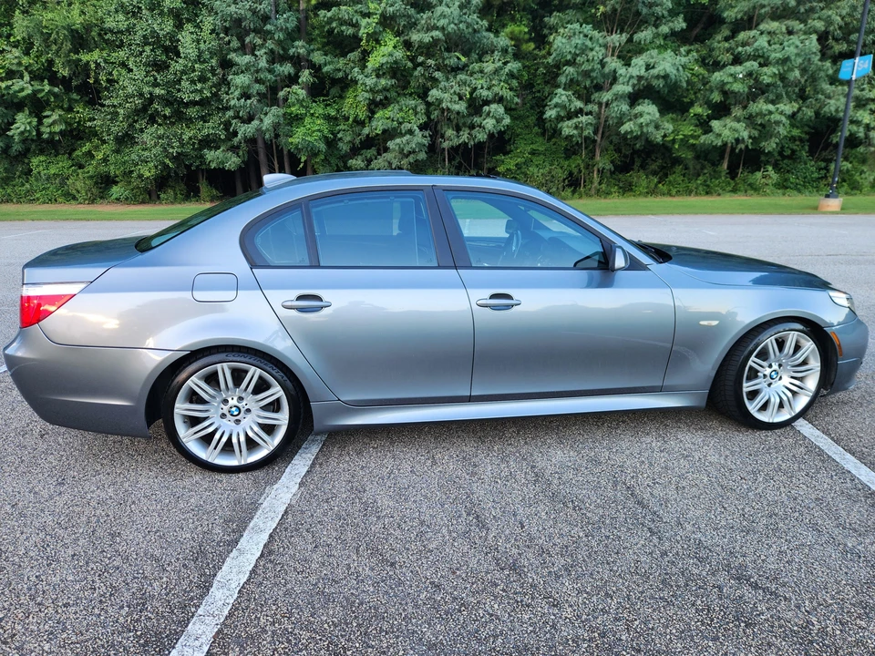 2008 BMW E60 545i & 550i Sedan - Image 16 of 31