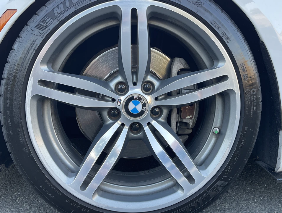 2008 BMW E60 545i & 550i Sedan - Image 21 of 31