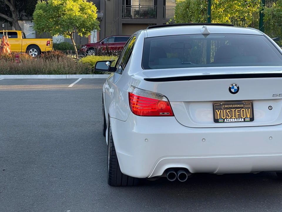 2008 BMW E60 545i & 550i Sedan - Image 13 of 31