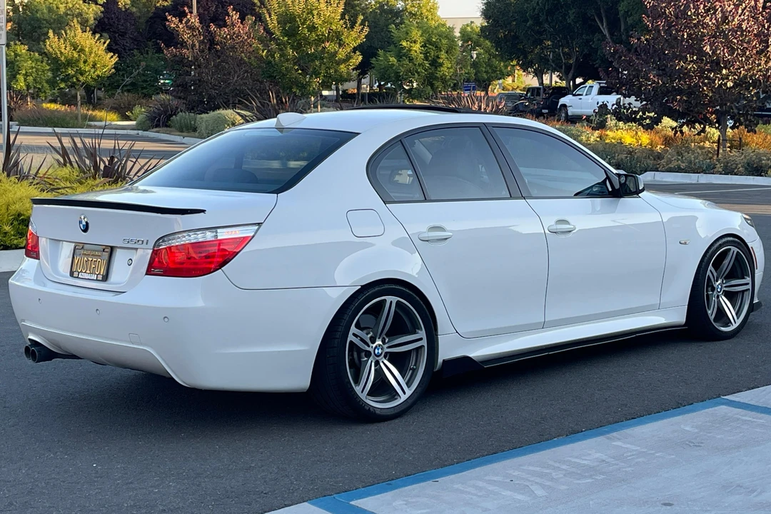 2008 BMW E60 545i & 550i Sedan - Image 9 of 31