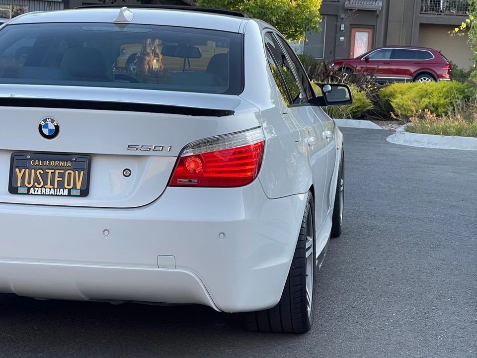 2008 BMW E60 545i & 550i Sedan - Image 14 of 31