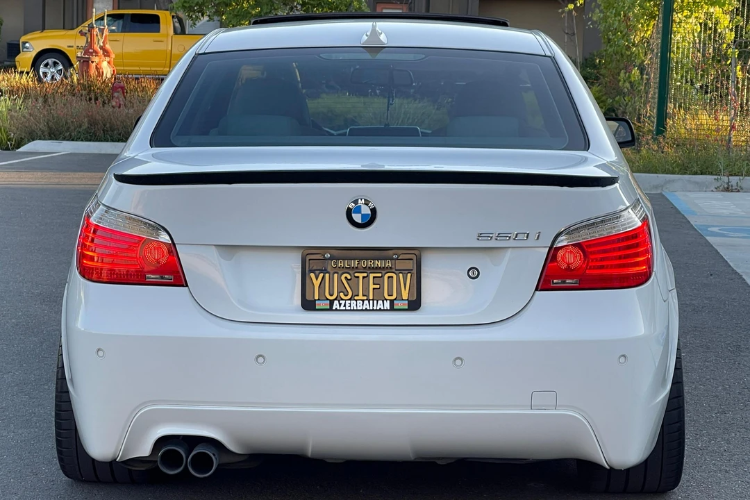 2008 BMW E60 545i & 550i Sedan - Image 5 of 31
