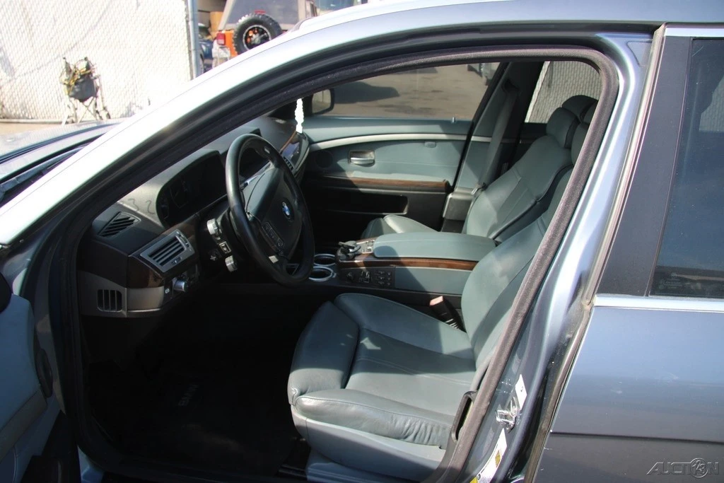 2008 BMW E65/E66 750i & 760i Sedan - Image 15 of 21