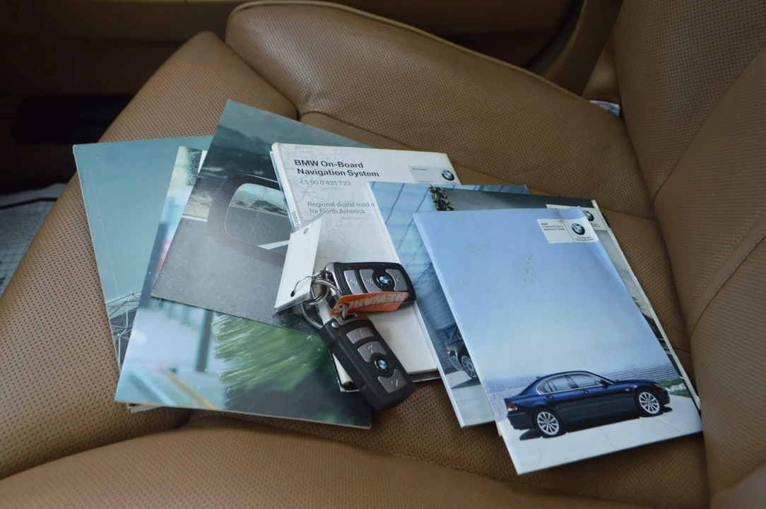 2008 BMW E65/E66 7 Series - Image 16 of 18