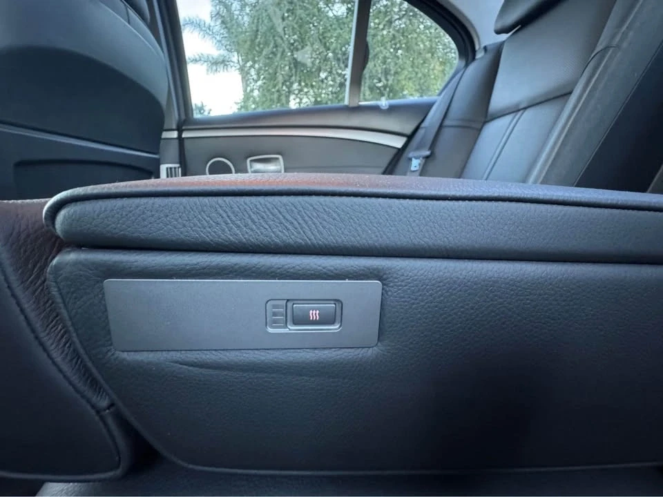 2008 BMW E65/E66 750i & 760i Sedan - Image 15 of 17