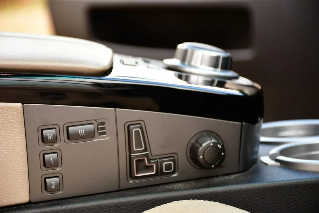 2008 BMW E65/E66 7 Series - Image 14 of 30