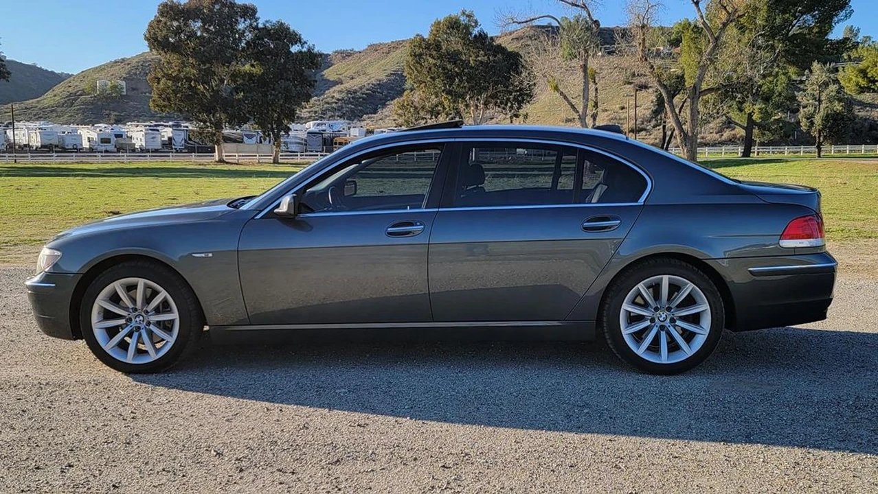 2008 BMW E65/E66 750i & 760i Sedan - Image 11 of 21