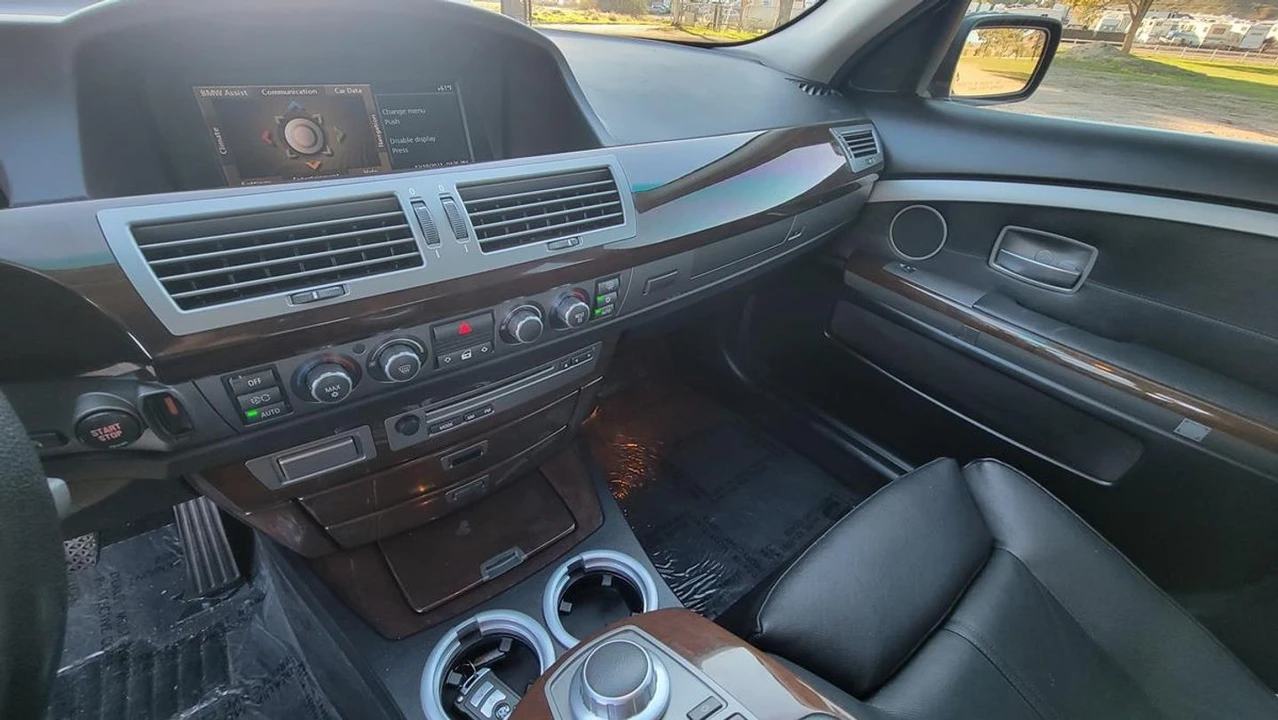 2008 BMW E65/E66 750i & 760i Sedan - Image 20 of 21