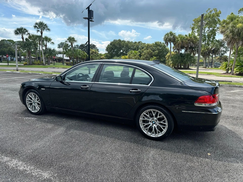 2008 BMW E65/E66 750i & 760i Sedan - Image 10 of 31