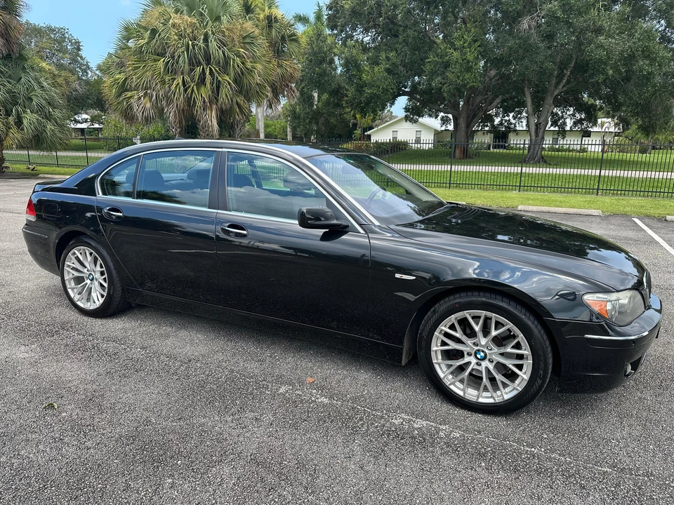 2008 BMW E65/E66 750i & 760i Sedan - Image 16 of 31