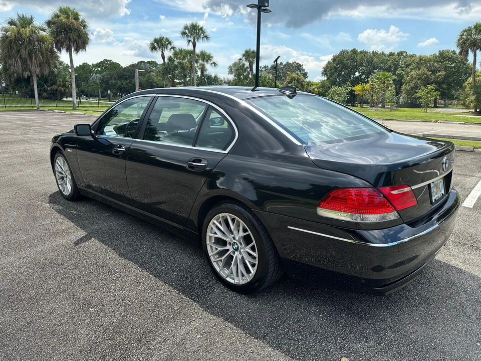 2008 BMW E65/E66 750i & 760i Sedan - Image 11 of 31