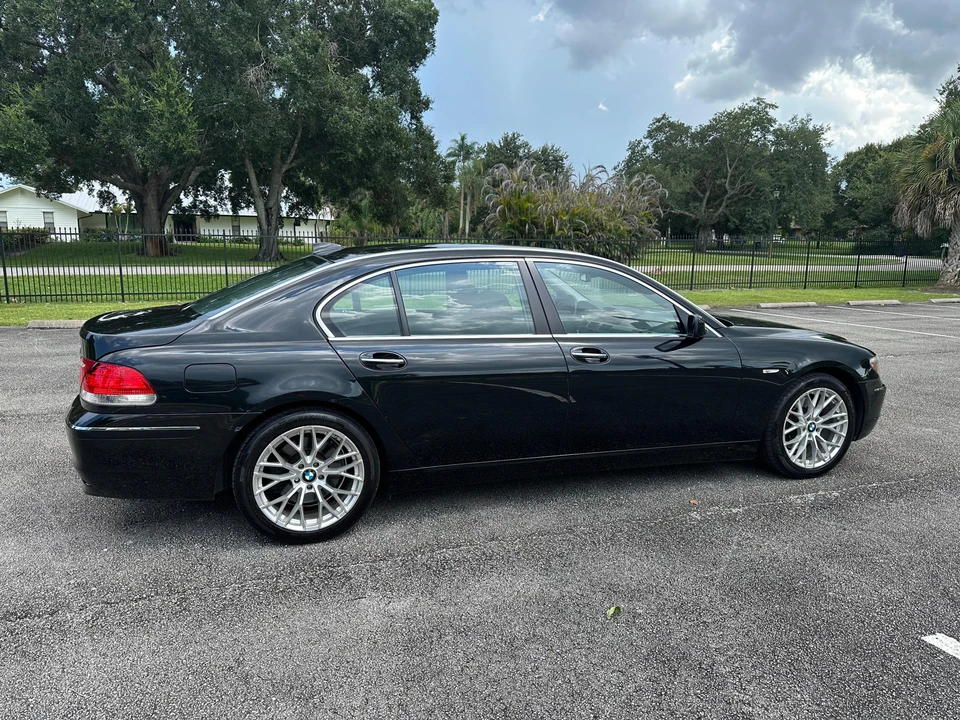 2008 BMW E65/E66 750i & 760i Sedan - Image 14 of 31
