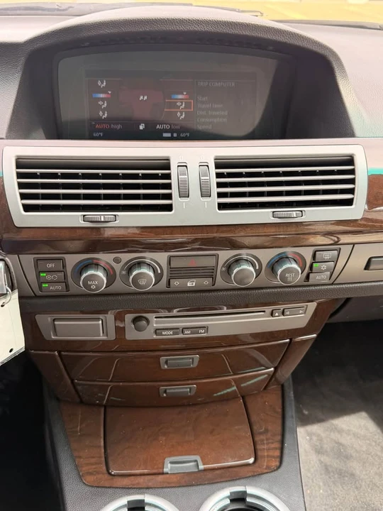 2008 BMW E65/E66 750i & 760i Sedan - Image 13 of 14