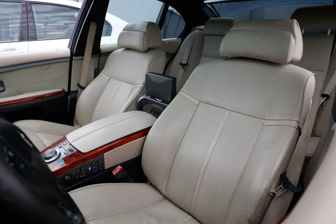 2008 BMW Alpina B7 - Image 8 of 12