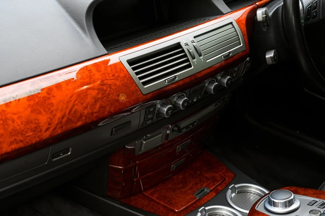 2008 BMW Alpina B7 - Image 23 of 30