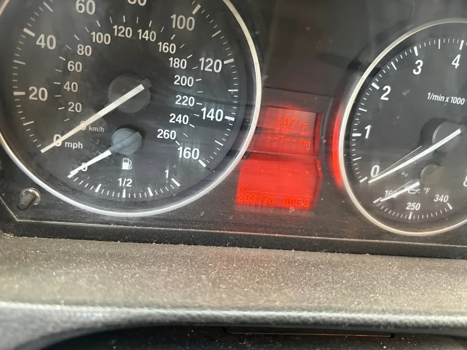 2008 BMW E90 3 Series Sedan - Image 3 of 4