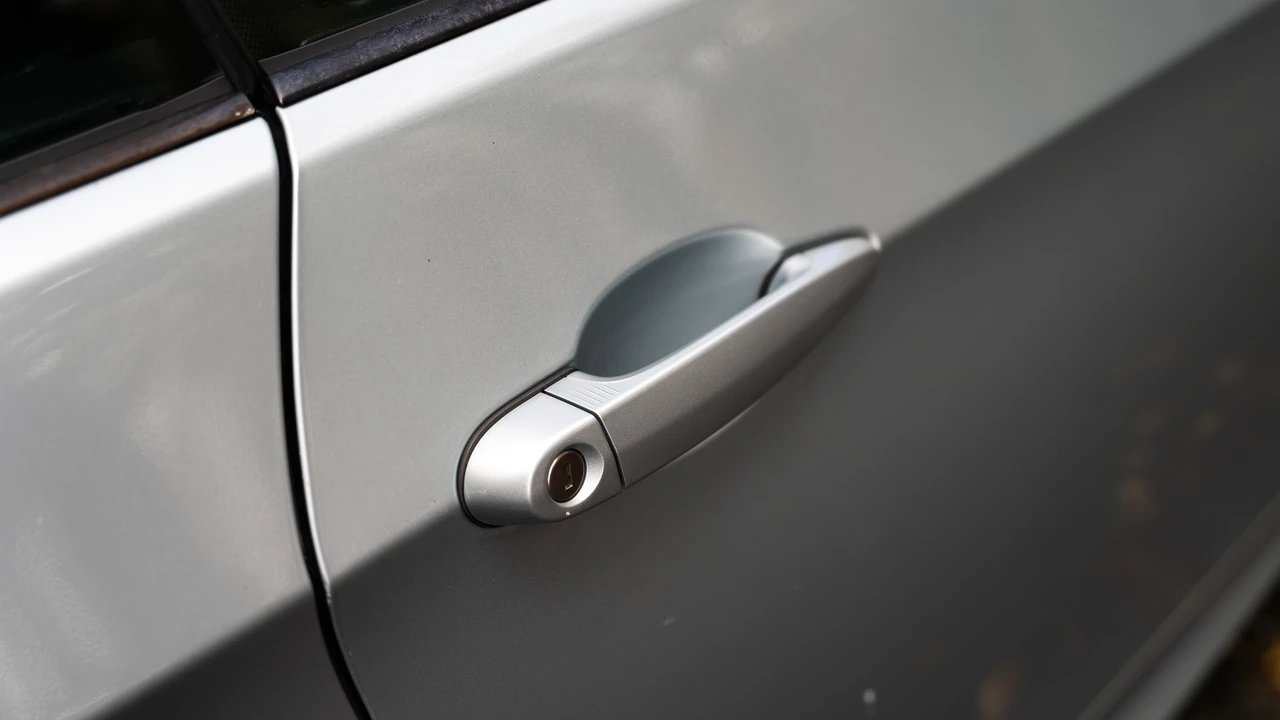 2008 BMW E93 3 Series Convertible - Image 18 of 31