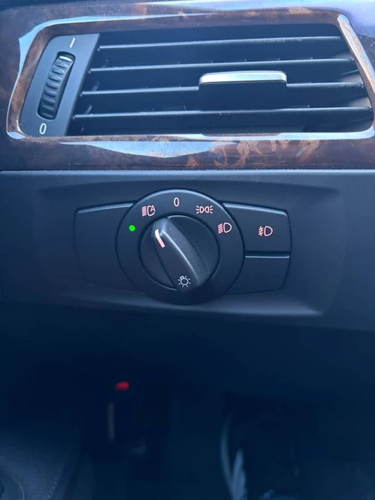 2008 BMW E90 3 Series Sedan - Image 17 of 20