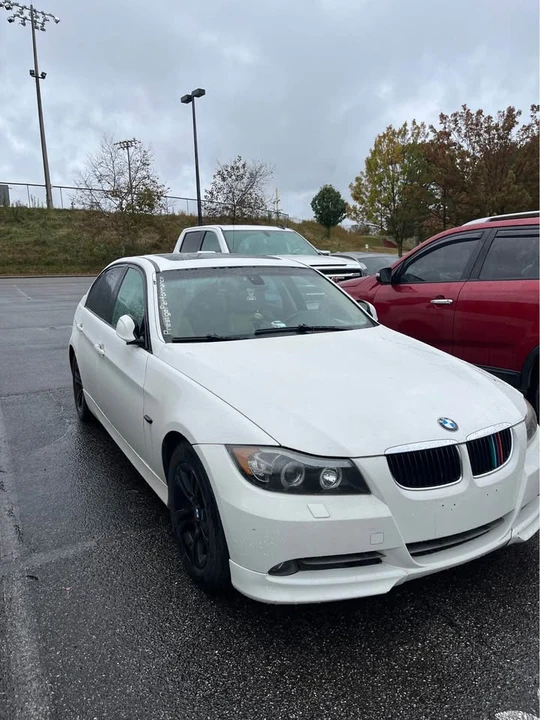 2008 BMW E90 3 Series Sedan - Image 2 of 5
