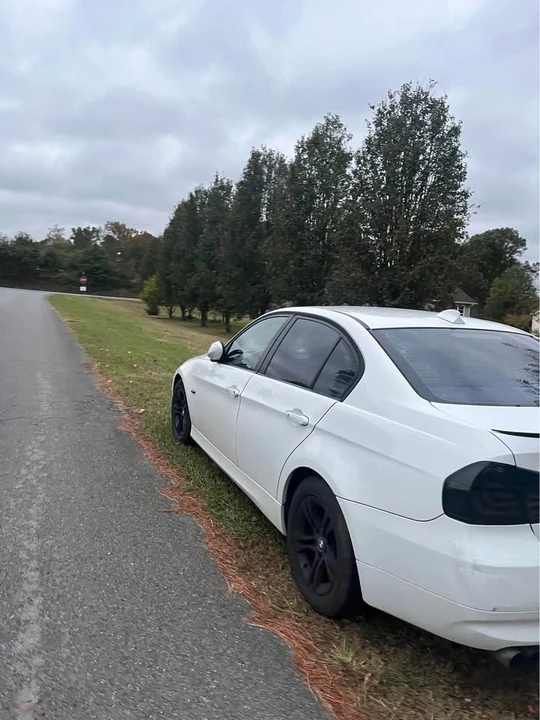 2008 BMW E90 3 Series Sedan - Image 4 of 5