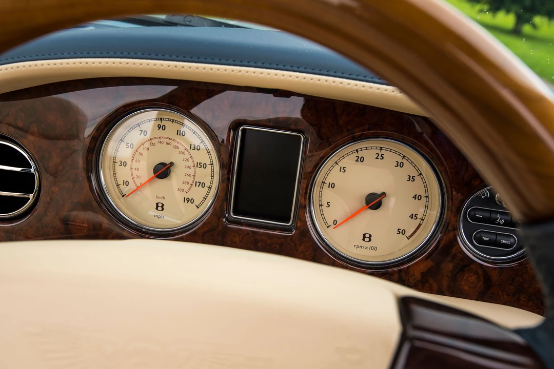 2008 Bentley Azure 2nd Gen - Image 11 of 31