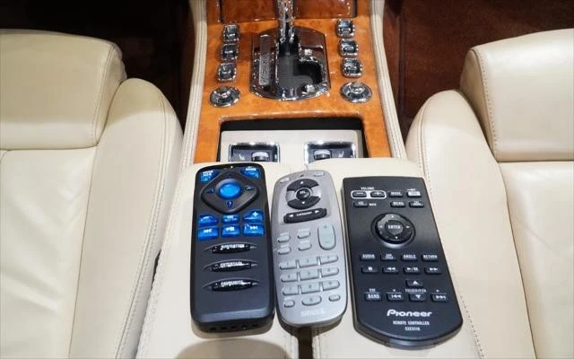 2008 Bentley Azure 2nd Gen - Image 24 of 31