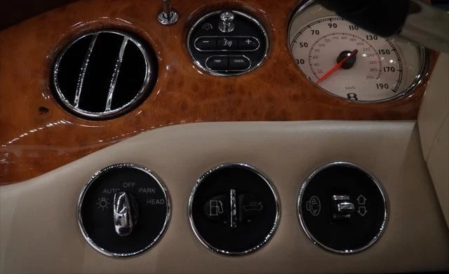2008 Bentley Azure 2nd Gen - Image 25 of 31
