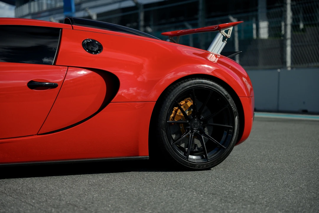2008 Bugatti Veyron - Image 28 of 31