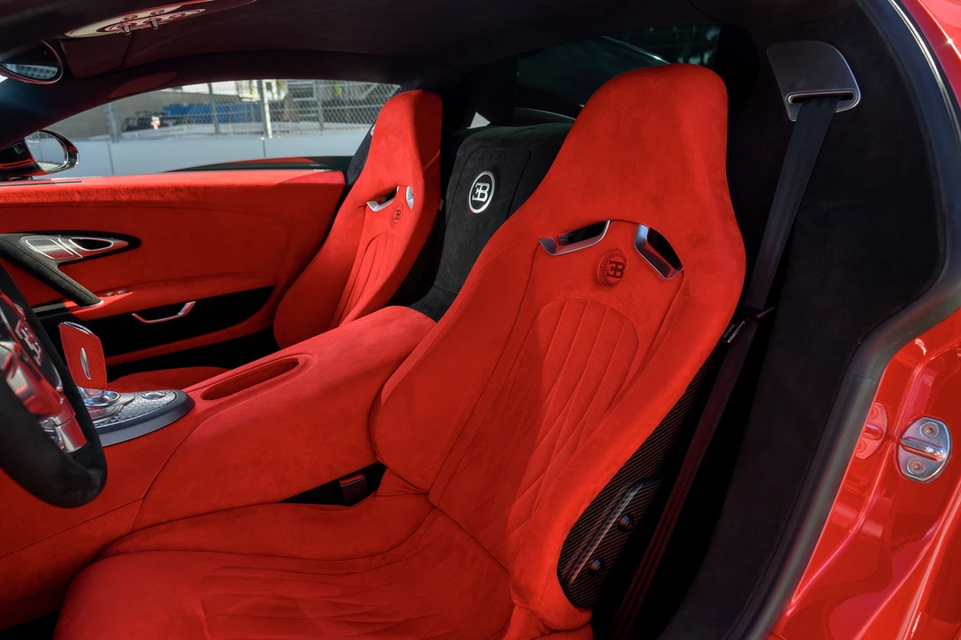 2008 Bugatti Veyron - Image 13 of 31