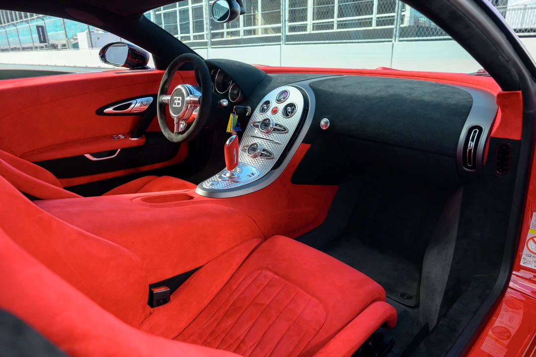 2008 Bugatti Veyron - Image 23 of 31